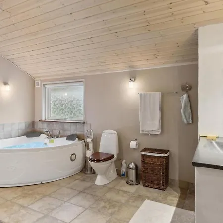 Amazing In With Kitchen Feriehus *